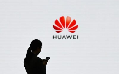 Phones could stop working for &apos;days&apos; if rapid Huawei ban goes ahead, networks warn