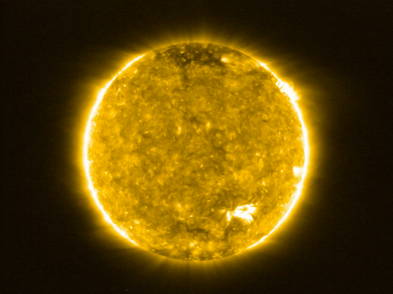 Closest ever pictures of the Sun released by Nasa and European Space Agency