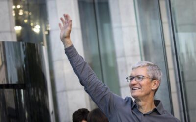 Tim Cook becomes a billionaire as Apple share price rises